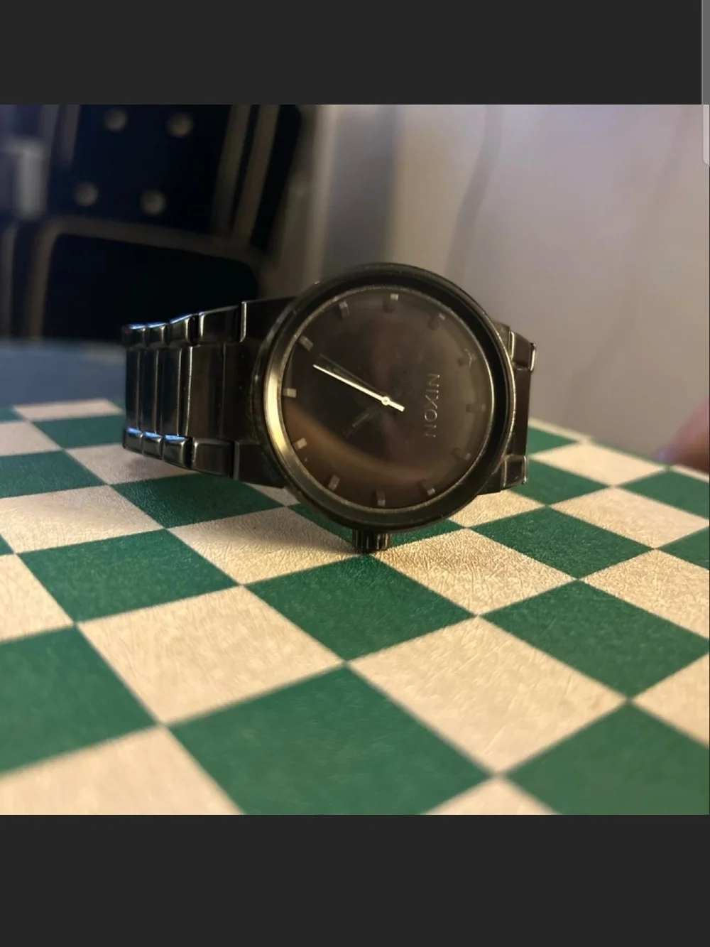 Nixon all black